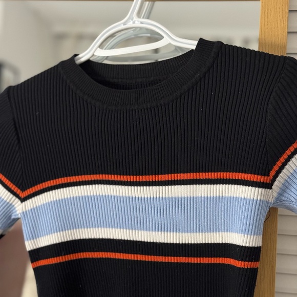 Knitted Top - Picture 2 of 6